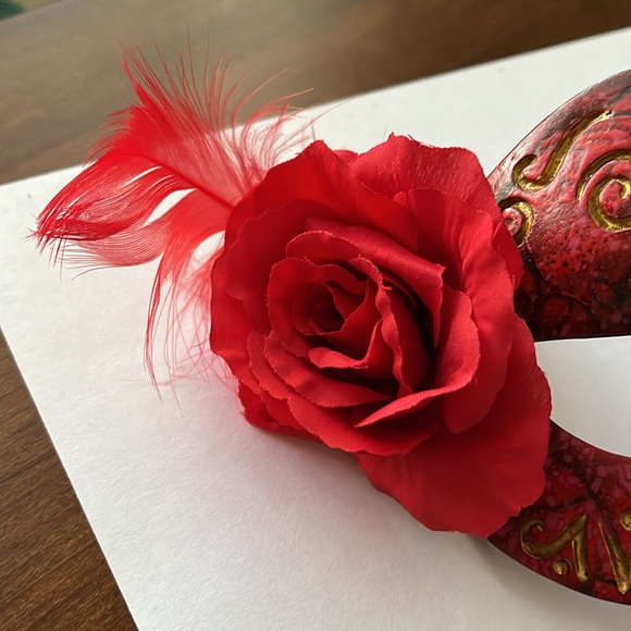 Venetian Hand-painted Mask from Disney’s Topolino’s Italian Masquerade NYE - Picture 3 of 10